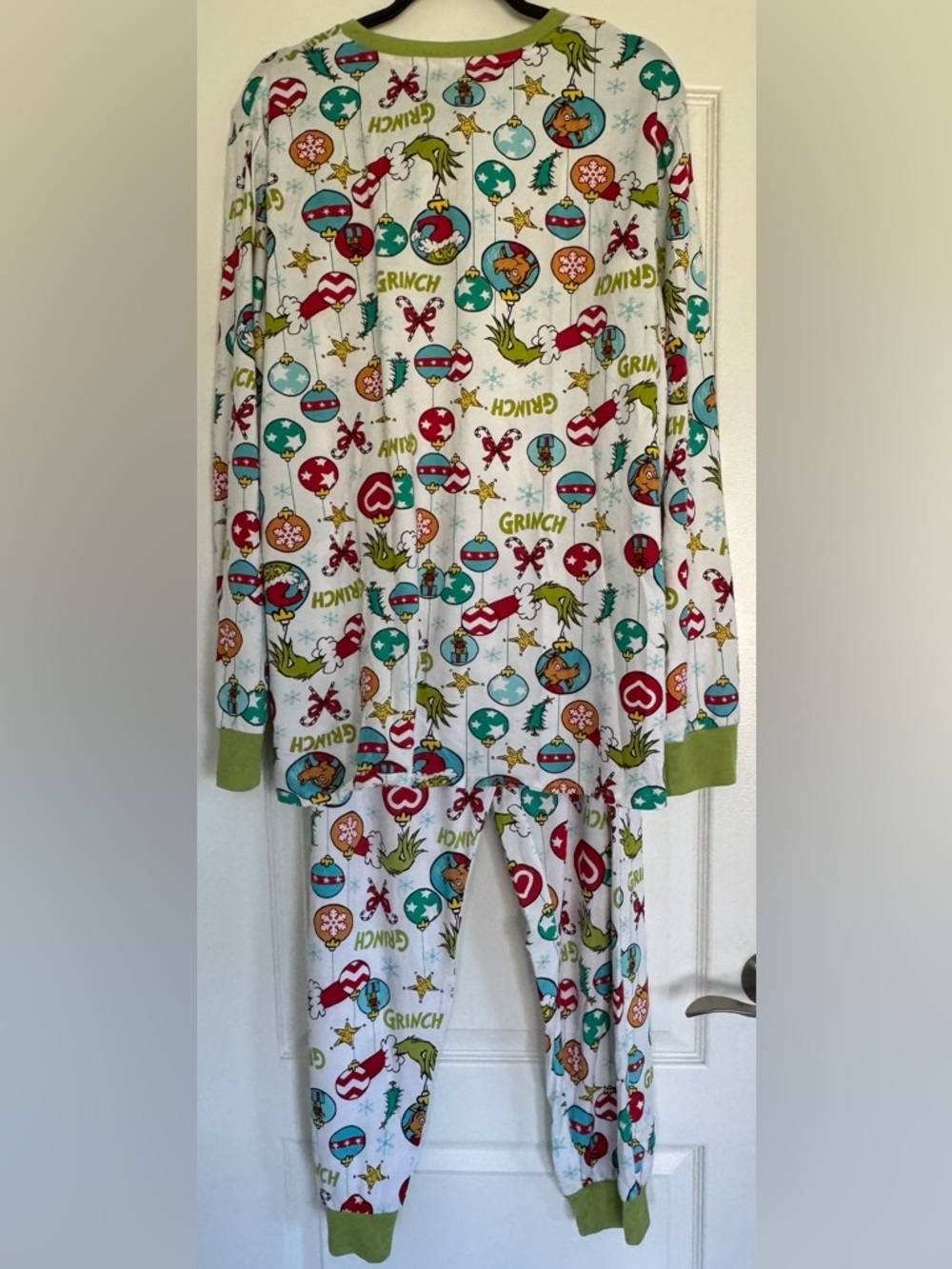 Grinch Christmas Pajamas Adult XL 46-48 Holiday Cozy PJ Set Lounge - Picture 2 of 3